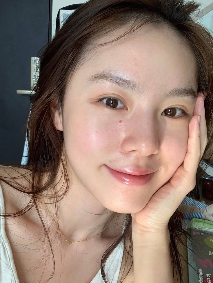 5 th&oacute;i quen n&ecirc;n bắt đầu c&agrave;ng sớm c&agrave;ng tốt nếu muốn l&agrave;n da trẻ l&acirc;u - Ảnh 2.