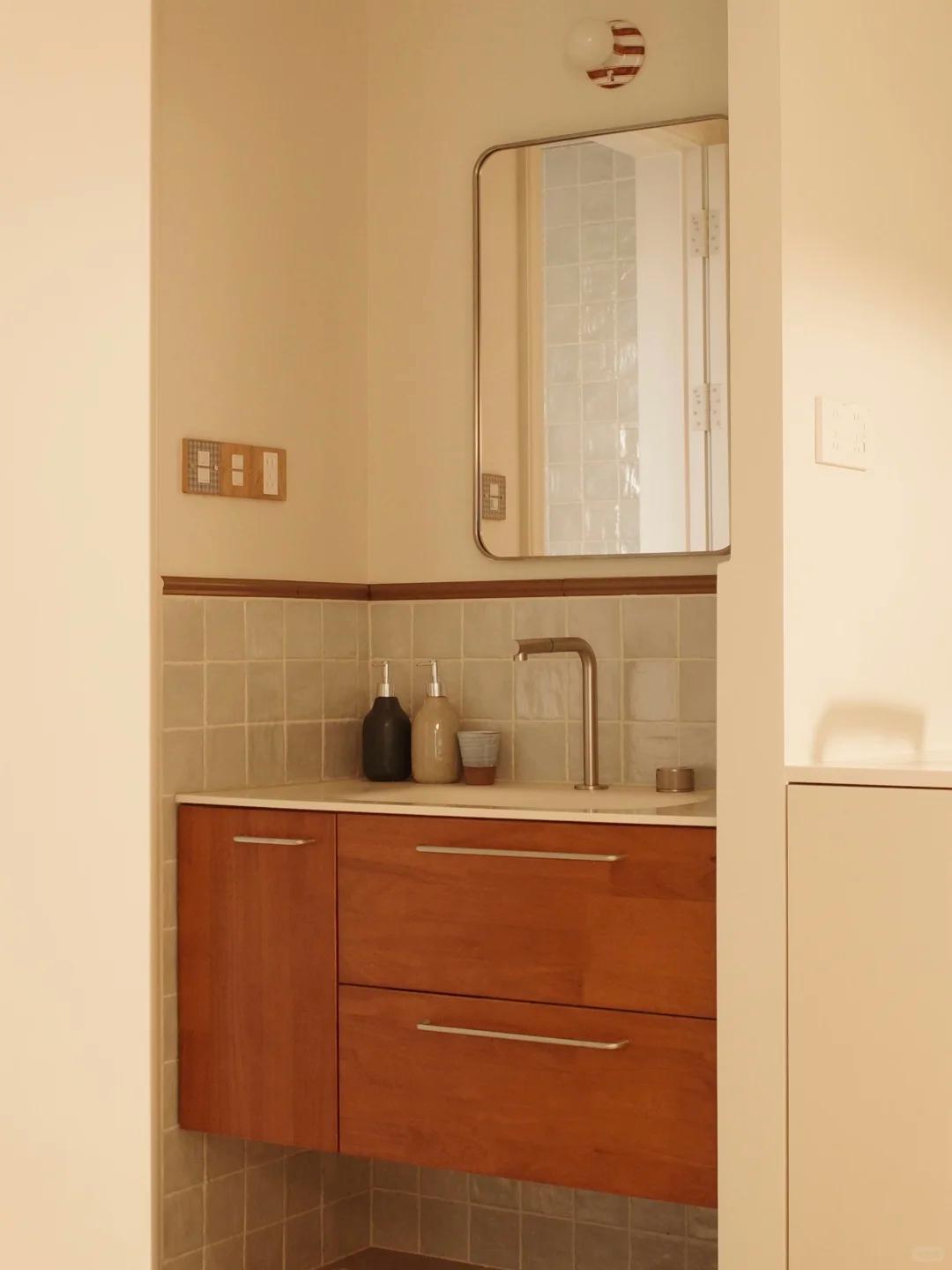 Đừng chỉ lắp chậu rửa mặt theo kiểu cũ: 5 xu hướng thiết kế đang được nhiều gia đ&igrave;nh &aacute;p dụng để ph&ograve;ng tắm đẹp như kh&aacute;ch sạn - Ảnh 2.