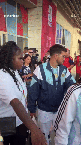 Antonela Roccuzzo và khoảnh khắc buồn bên con trai sau thất bại World Cup 2026 - Ảnh 2. Antonela Roccuzzo và khoảnh khắc buồn bên con trai sau thất bại World Cup 2026 - Ảnh 2.