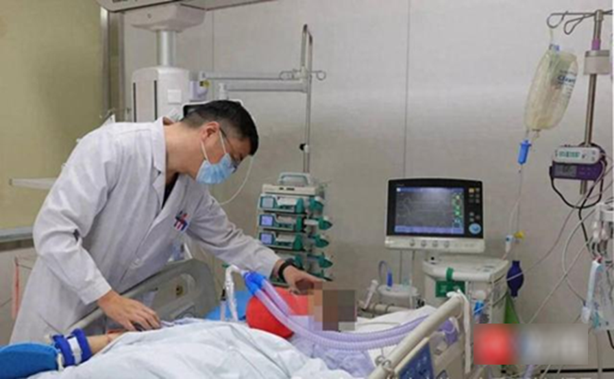 Người đ&agrave;n &ocirc;ng suy gan cấp t&iacute;nh su&yacute;t chết sau khi ăn dưa chuột, b&aacute;c sĩ cảnh b&aacute;o 1 thứ 