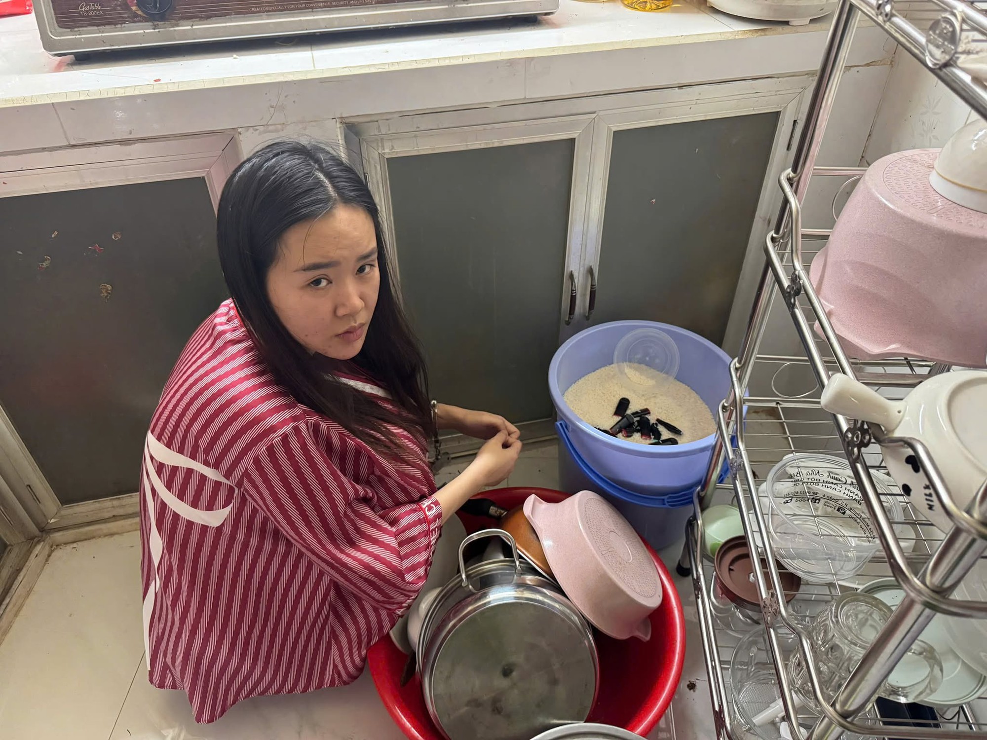Bắt vợ chồng &ocirc;ng tr&ugrave;m Nguyễn Hữu Hu&acirc;n trong đường d&acirc;y ma t&uacute;y Etomidate tinh vi - Ảnh 3.