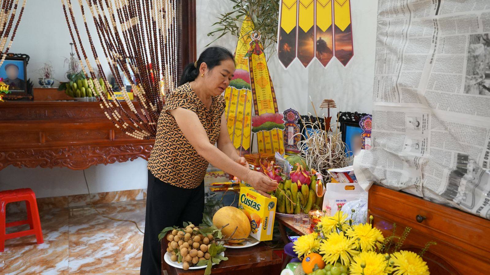 Nỗi đau của người cha sống s&oacute;t sau trận lũ qu&eacute;t ở Lai Ch&acirc;u - Ảnh 1.