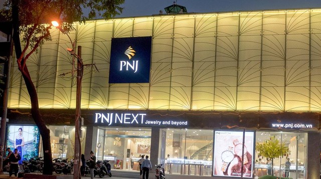 Trước khi SJC bị ph&aacute;t hiện sai phạm, l&atilde;nh đạo PNJ khẳng định: 100% kim cương nhập khẩu ch&iacute;nh ngạch, kh&ocirc;ng thu mua tr&ocirc;i nổi - Ảnh 1.