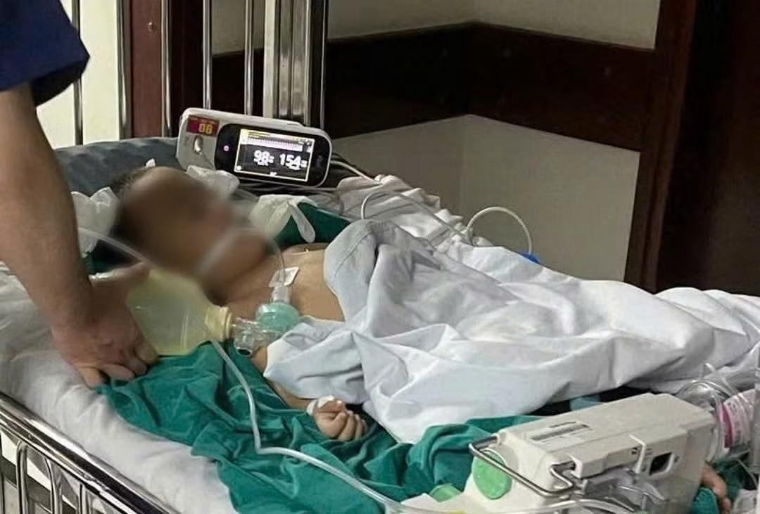B&eacute; trai 3 tuổi h&ocirc;n m&ecirc; s&acirc;u tại thanh h&oacute;a: Kết quả điều tra ban đầu - Ảnh 2.