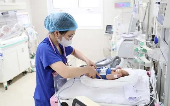 Trẻ tổn thương n&atilde;o do ngạt sau sinh v&agrave; điều trị hạ th&acirc;n nhiệt chỉ huy - Ảnh 1.