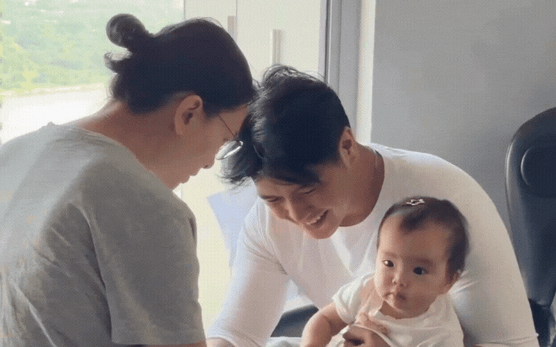 Khoảnh khắc buổi s&aacute;ng ấm &aacute;p của chồng Ng&ocirc; Thanh V&acirc;n trong hậu trường gia đ&igrave;nh - Ảnh 2.