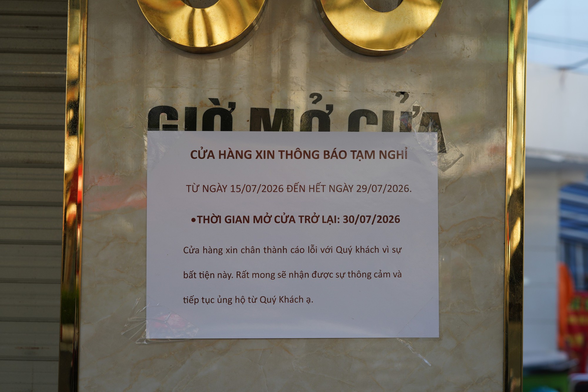 H&agrave;ng loạt cửa h&agrave;ng kim cương tại TP . HCM tạm ngừng hoạt động g&acirc;y bất ngờ cho kh&aacute;ch h&agrave;ng - Ảnh 7.