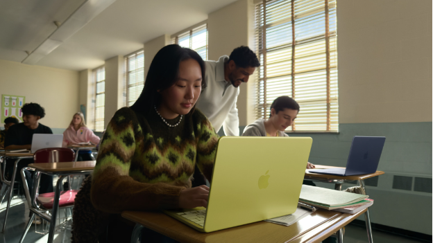 Kh&ocirc;ng chơi game, kh&ocirc;ng l&agrave;m đồ họa nặng: Người d&ugrave;ng phổ th&ocirc;ng c&oacute; n&ecirc;n mua MacBook? - Ảnh 1.