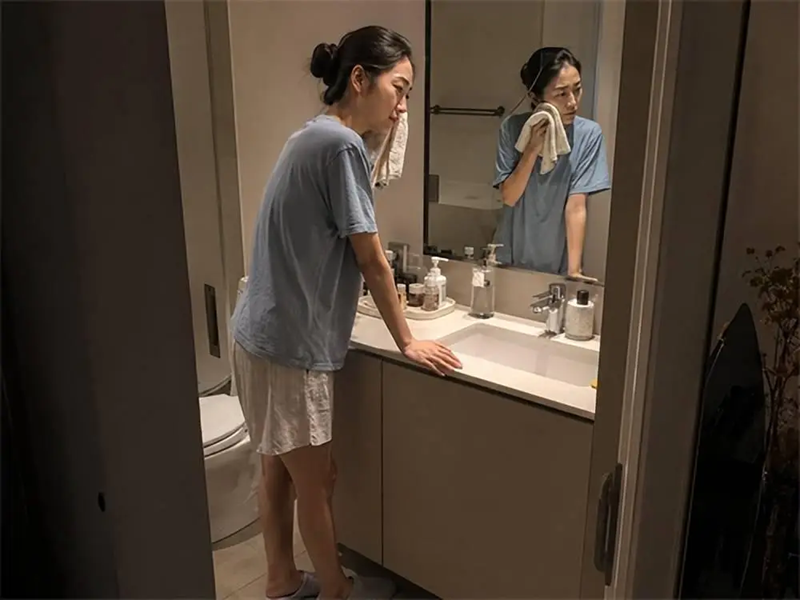 Nữ tiếp vi&ecirc;n h&agrave;ng kh&ocirc;ng 23 tuổi được chẩn đo&aacute;n nhiễm HIV giai đoạn cuối, 1 th&oacute;i quen l&agrave;m đẹp của nhiều chị em l&agrave; nguy&ecirc;n nh&acirc;n - Ảnh 3.
