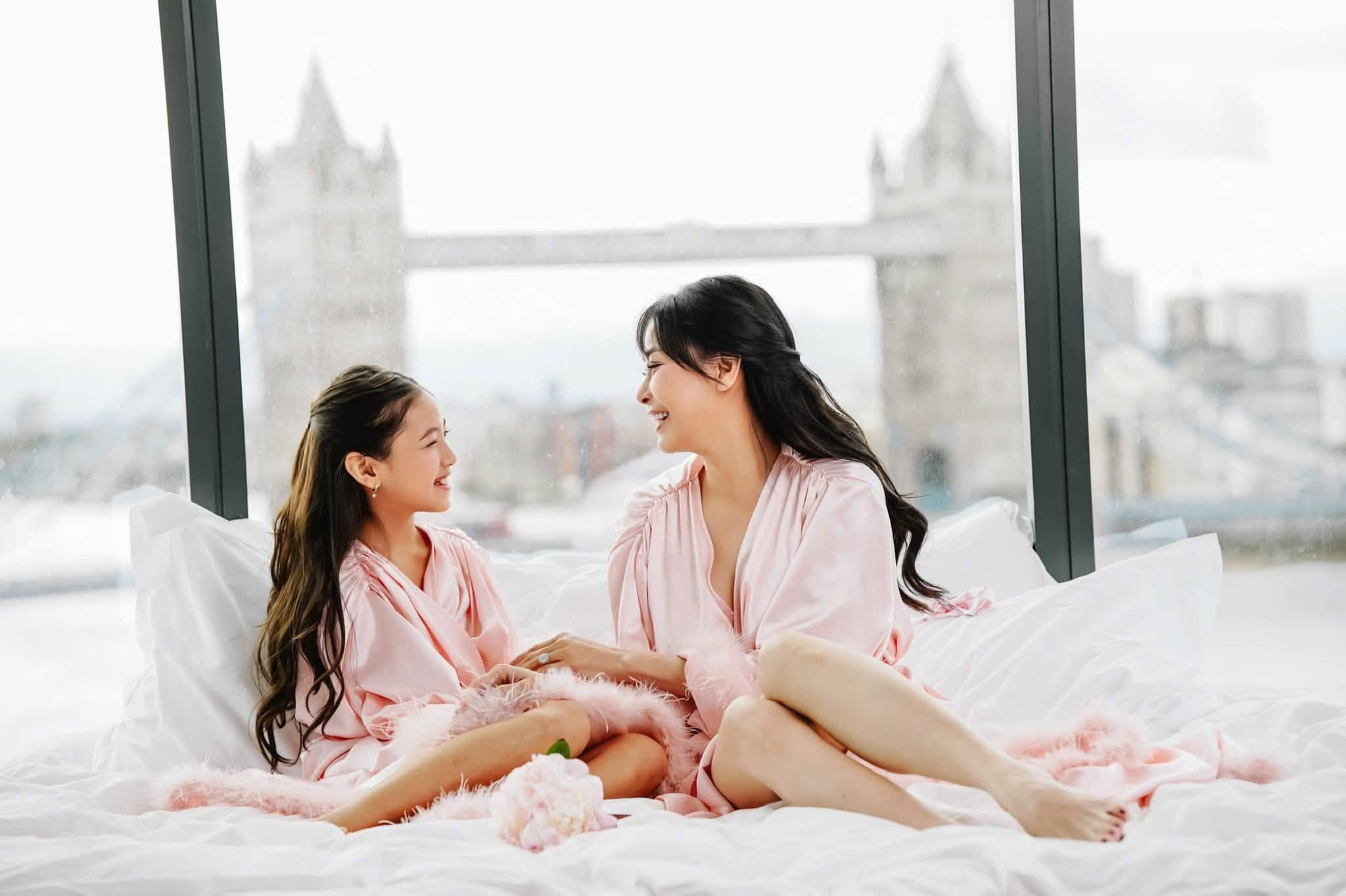 Hà Kiều Anh kỷ niệm 19 năm hôn nhân viên mãn và hành trình du lịch cùng con gái Viann - Ảnh 3. Hà Kiều Anh kỷ niệm 19 năm hôn nhân viên mãn và hành trình du lịch cùng con gái Viann - Ảnh 3.