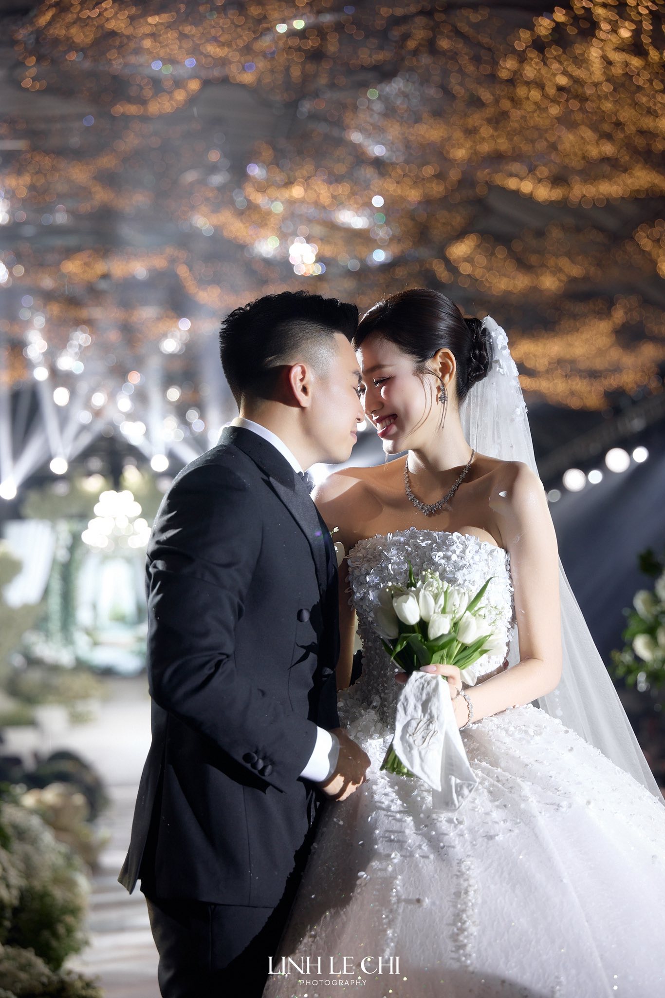 Đ&aacute;m cưới Hoa hậu Đỗ Thị H&agrave; v&agrave; thiếu gia Viết Vương: Cuộc sống h&ocirc;n nh&acirc;n sau 1 năm - Ảnh 3.