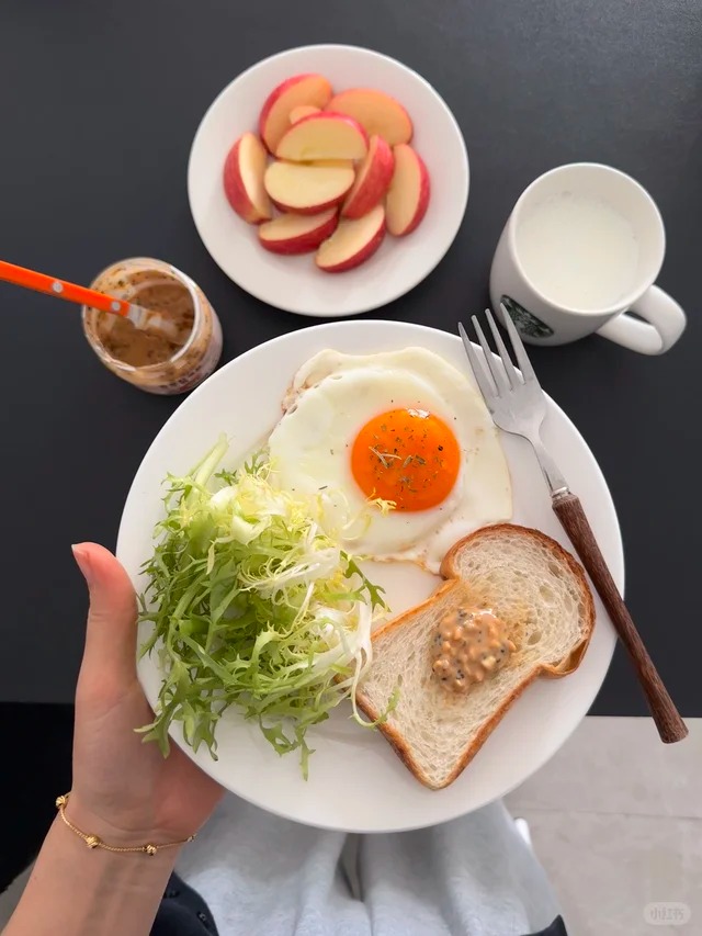 Sau tuổi 40 vẫn kh&oacute; giảm mỡ bụng? C&oacute; thể bạn đang mắc 4 th&oacute;i quen n&agrave;y mỗi ng&agrave;y - Ảnh 2.