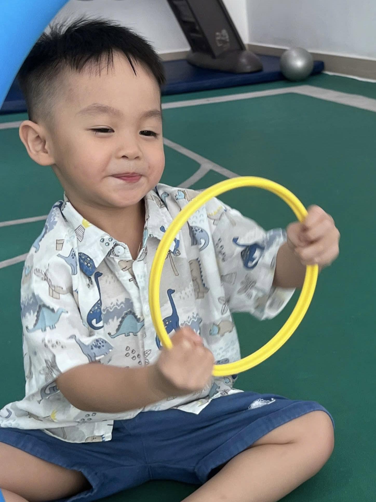 Ái nữ Cường Đô La càng lớn càng có nét mỹ nhân, em út Sutin thốt lên một câu khiến dân mạng "tan chảy": "Sao chị dễ thương thế?"- Ảnh 10.