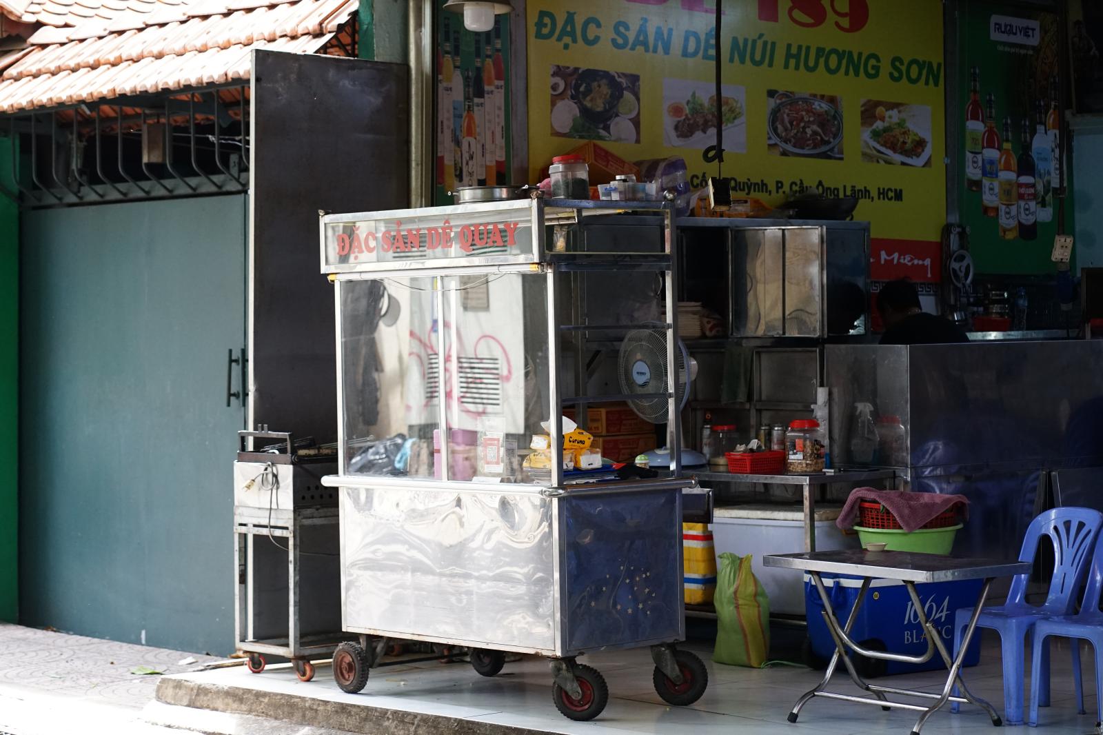 Cảnh tượng chuyển m&igrave;nh tại phố thịt ch&oacute; nổi tiếng ở TP . HCM năm 2026 - Ảnh 5.