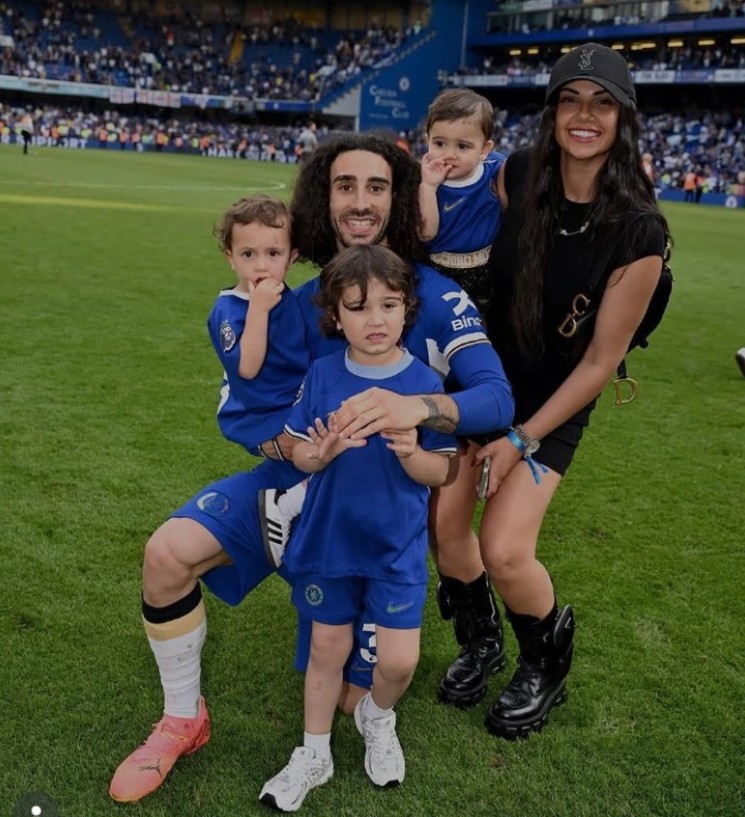 Marc Cucurella d&agrave;nh thời gian cho gia đ&igrave;nh: H&agrave;nh tr&igrave;nh nu&ocirc;i dạy con tự kỷ - Ảnh 3.