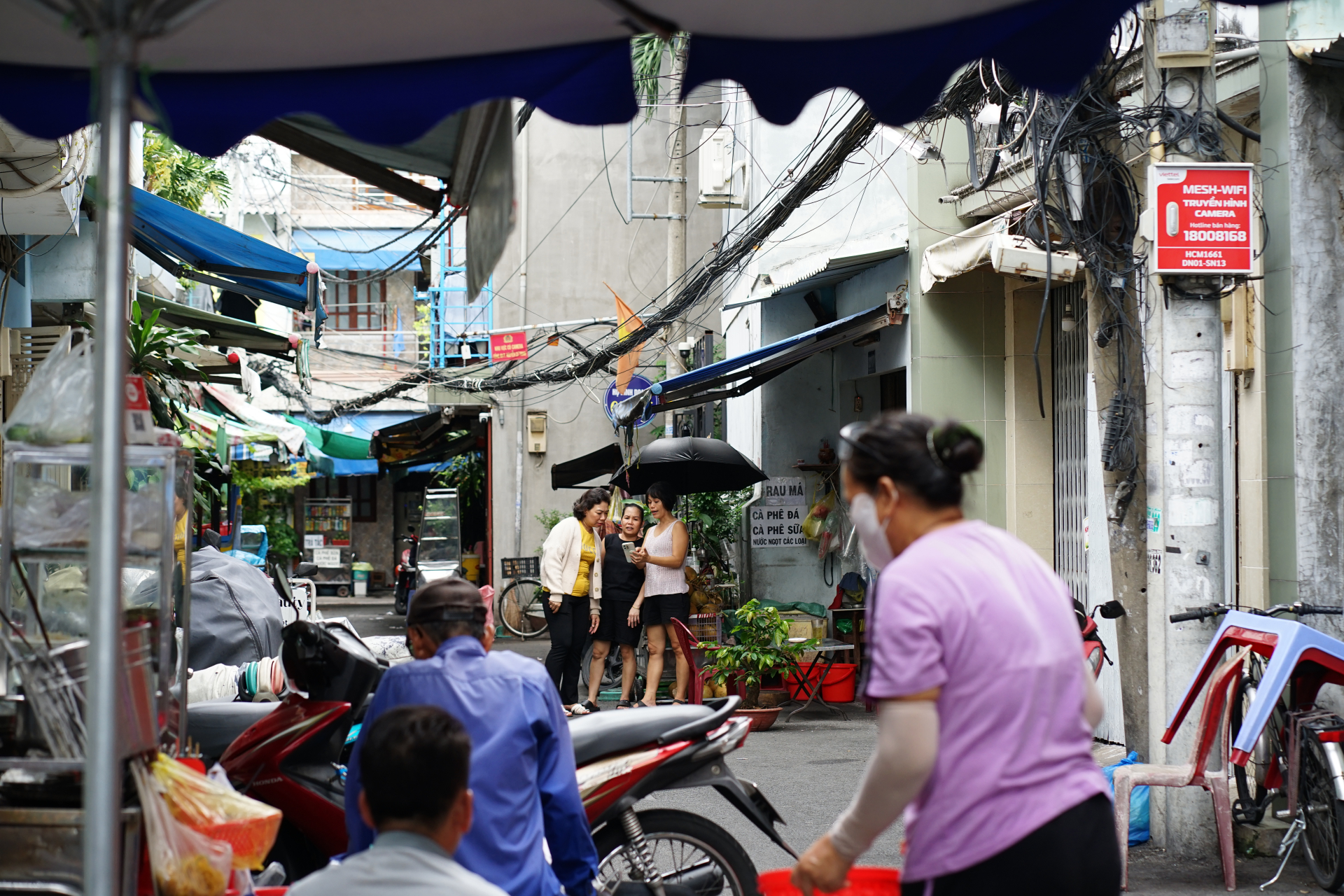 &Aacute; hậu Mỹ Duy&ecirc;n thừa nhận n&eacute;m gạch v&agrave;o nh&agrave; d&acirc;n tr&ecirc;n đường Nguyễn Tr&atilde;i - Ảnh 4.