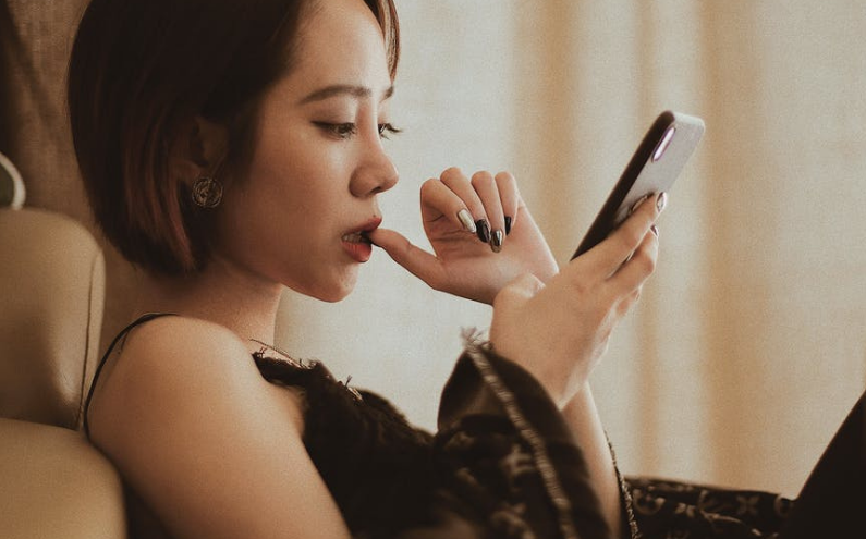 T&ocirc;i đổi đ&uacute;ng 2 từ trong mỗi tin nhắn h&agrave;ng ng&agrave;y gửi chồng, anh ấy thay đổi r&otilde; rệt- Ảnh 1.