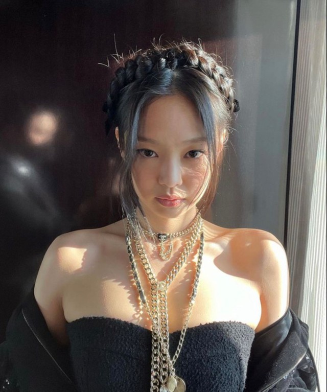 Jennie hẹn h&ograve; với 