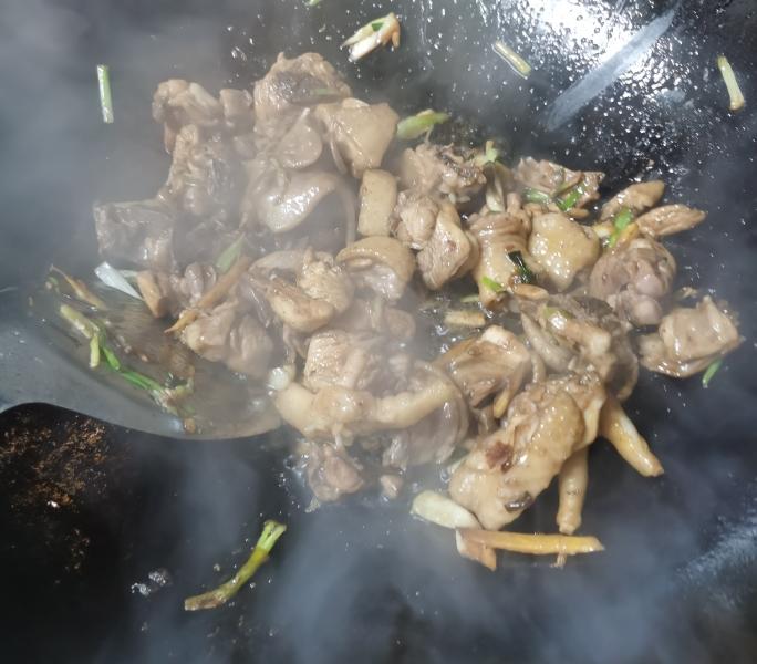 2 món ăn tuyệt ngon khi ăn kèm với cơm: Công thức nấu đơn giản, là sự kết hợp hoàn hảo giữa rau và thịt - Ảnh 4. 2 món ăn tuyệt ngon khi ăn kèm với cơm: Công thức nấu đơn giản, là sự kết hợp hoàn hảo giữa rau và thịt - Ảnh 4.