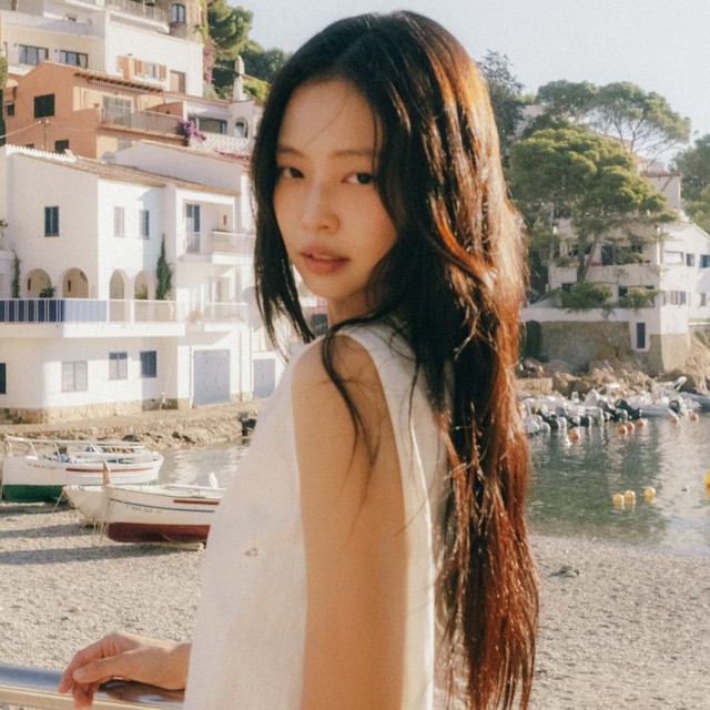 Jennie hẹn h&ograve; với 