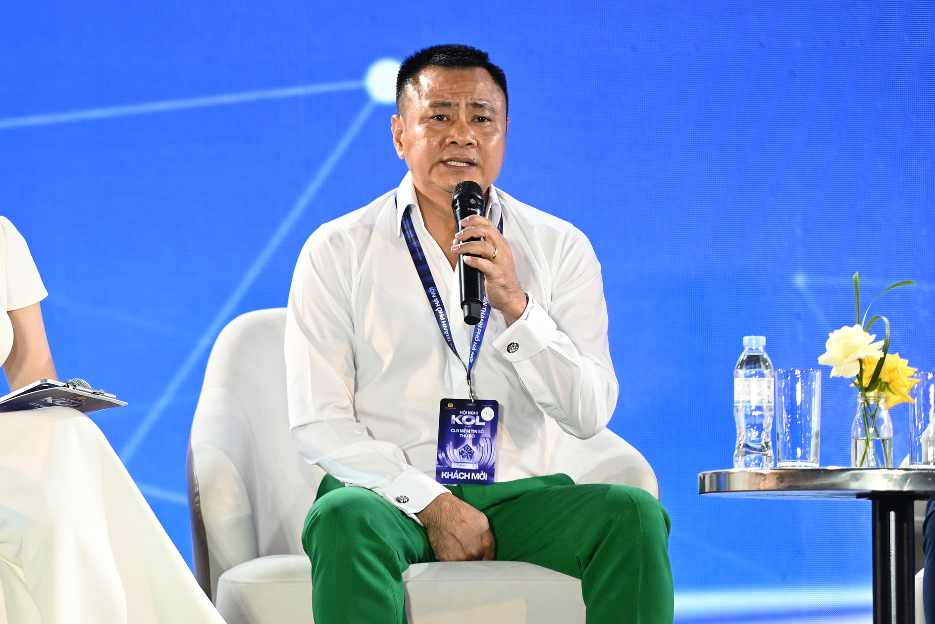 Ph&oacute; Chủ tịch Đỗ Quang Vinh, doanh nh&acirc;n Hannah Olala, MC Kh&aacute;nh Vy v&agrave; c&aacute;c nh&agrave; s&aacute;ng tạo nội dung tham gia Hội nghị KOL v&agrave; Lễ ra mắt CLB Niềm tin số Thủ đ&ocirc;- Ảnh 1.