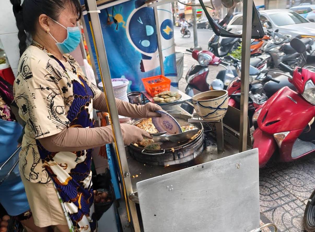 Qu&aacute;n bột chi&ecirc;n Đạt Th&agrave;nh ở TP.HCM đ&oacute;ng cửa sau 30 năm, khiến kh&aacute;ch quen tiếc nuối - Ảnh 3.
