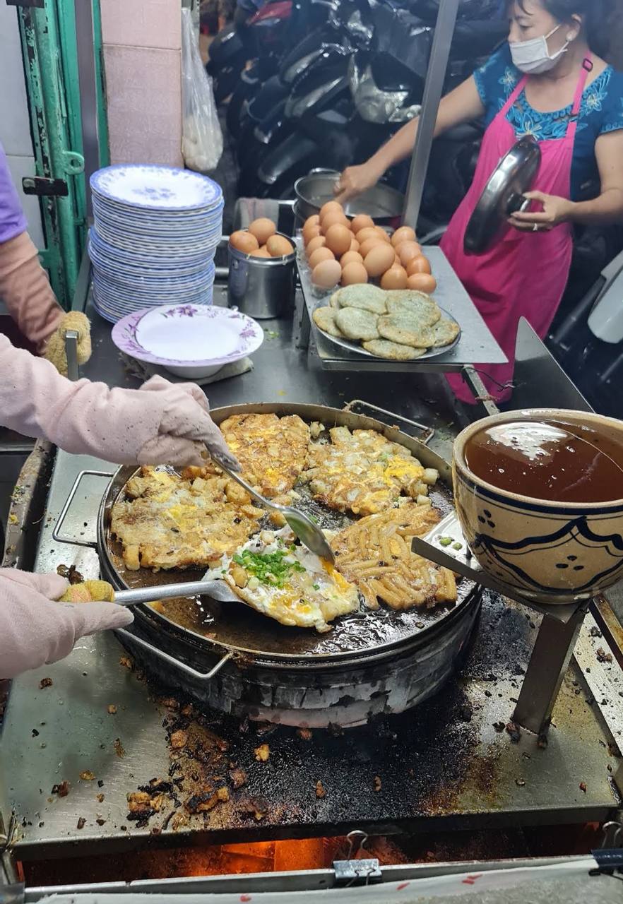 Qu&aacute;n bột chi&ecirc;n Đạt Th&agrave;nh ở TP.HCM đ&oacute;ng cửa sau 30 năm, khiến kh&aacute;ch quen tiếc nuối - Ảnh 8.