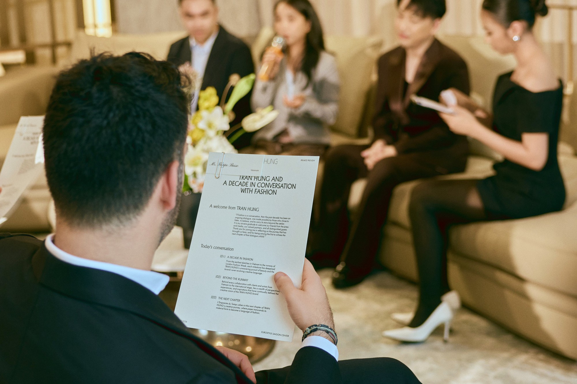 NTK Trần H&ugrave;ng h&eacute; lộ bộ sưu tập đặc biệt đ&aacute;nh dấu 10 năm s&aacute;ng tạo- Ảnh 5.