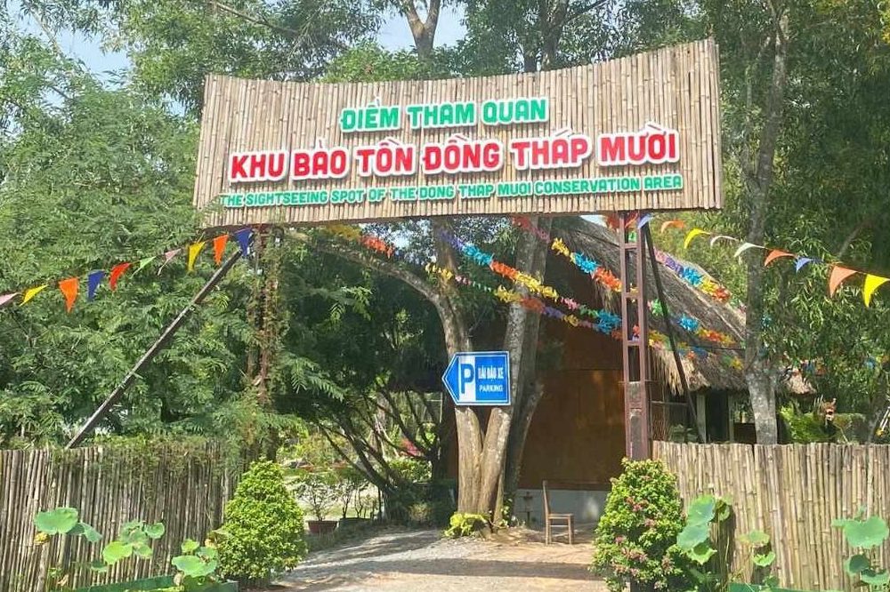Trốn cảnh đợi xuồng 2 tiếng , kh&aacute;m ph&aacute; khu bảo tồn Đồng Th&aacute;p Mười tuyệt đẹp 2026 - Ảnh 4.