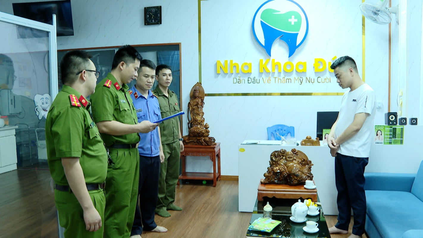Khởi tố chủ Ph&ograve;ng kh&aacute;m giả danh b&aacute;c sĩ tại Lạng Sơn năm 2026 - Ảnh 1.