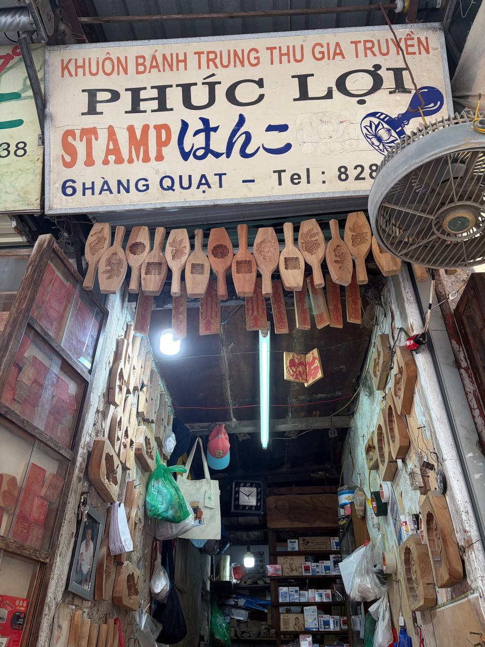 Đến tiệm khắc dấu gỗ Ph&uacute;c Lợi: Trải nghiệm nghệ thuật v&agrave; những c&acirc;u chuyện ch&acirc;n thật - Ảnh 2.
