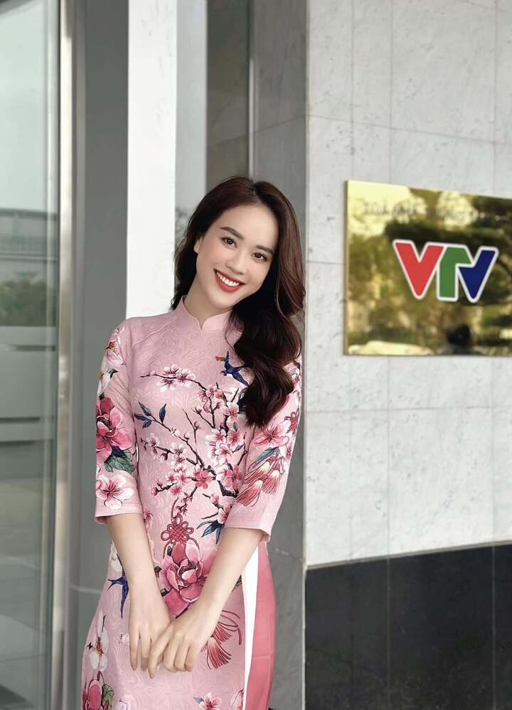 Cuộc sống vi&ecirc;n m&atilde;n của MC Ng&ocirc; Mai Phương sau 4 năm kết h&ocirc;n c&ugrave;ng tiến sĩ - Ảnh 4.
