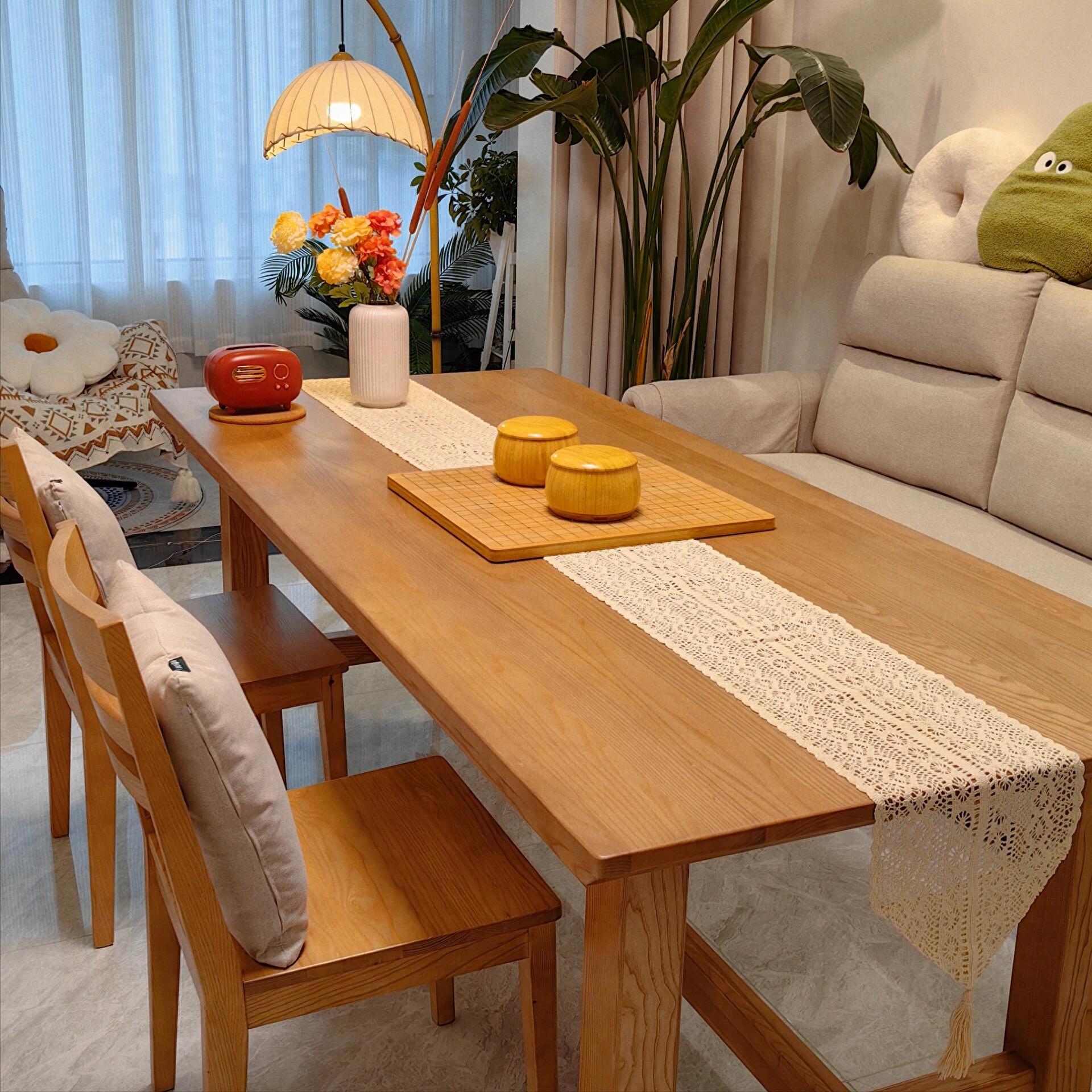 Bỏ b&agrave;n tr&agrave;, đưa b&agrave;n ăn v&agrave;o ph&ograve;ng kh&aacute;ch: C&aacute;ch người trẻ biến ng&ocirc;i nh&agrave; th&agrave;nh kh&ocirc;ng gian sum họp thực sự - Ảnh 1.