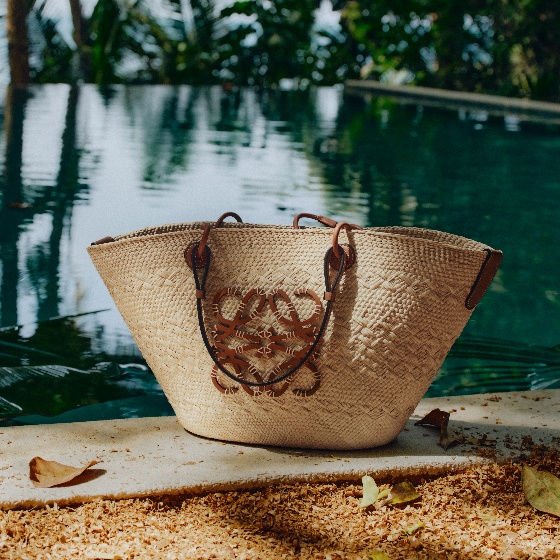 Kh&aacute;m ph&aacute; c&aacute;c thiết kế t&uacute;i Raffia 