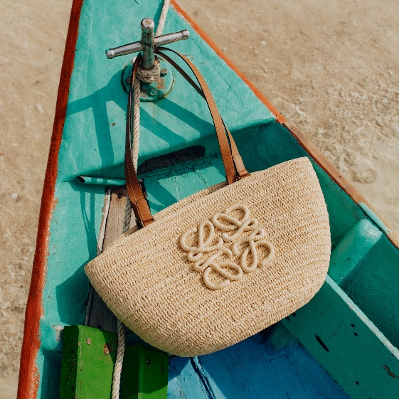 Kh&aacute;m ph&aacute; c&aacute;c thiết kế t&uacute;i Raffia 