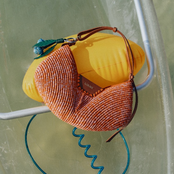 Kh&aacute;m ph&aacute; c&aacute;c thiết kế t&uacute;i Raffia 