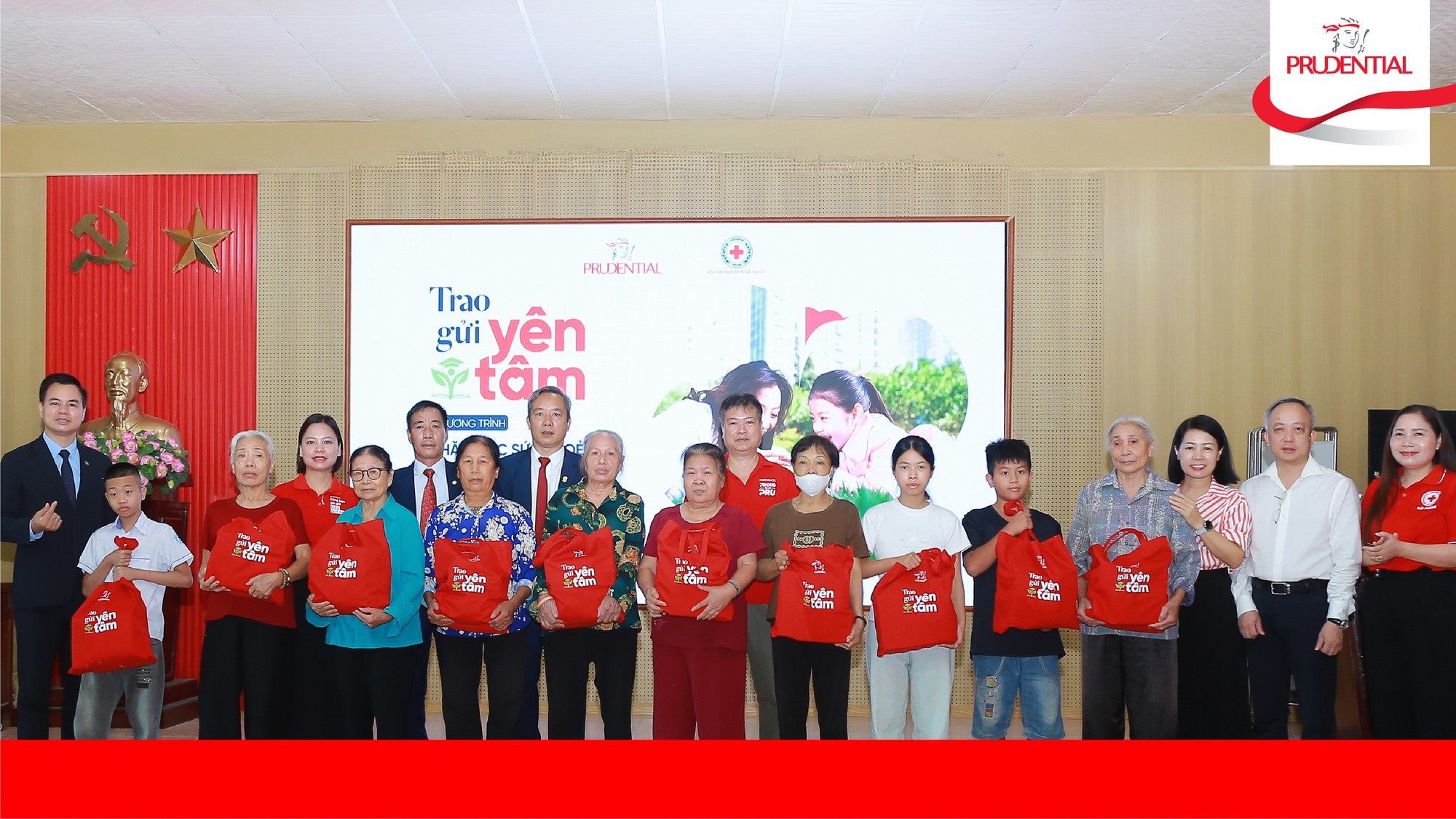 Prudential khởi động chuỗi hoạt động Kh&aacute;m sức khỏe cộng đồng cho phụ nữ v&agrave; trẻ em yếu thế - Ảnh 2.