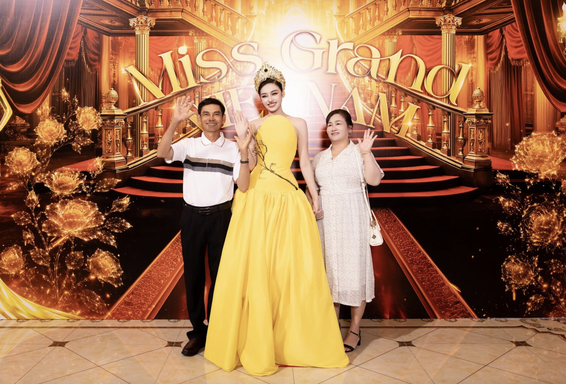 B&aacute;n kết Miss Grand Vietnam 2026: Th&iacute; sinh mang trăn, 
