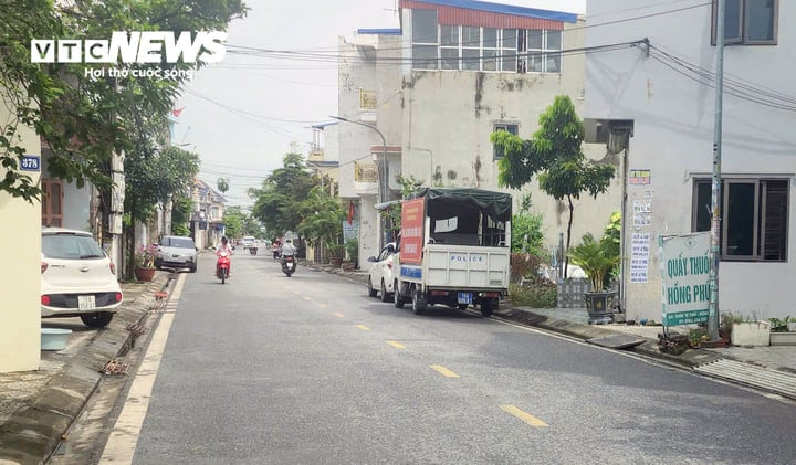 T&agrave;i xế &ocirc; t&ocirc; Hải Ph&ograve;ng t&ocirc;ng xe m&aacute;y chở 4 người rồi bỏ chạy g&acirc;y bức x&uacute;c - Ảnh 2.