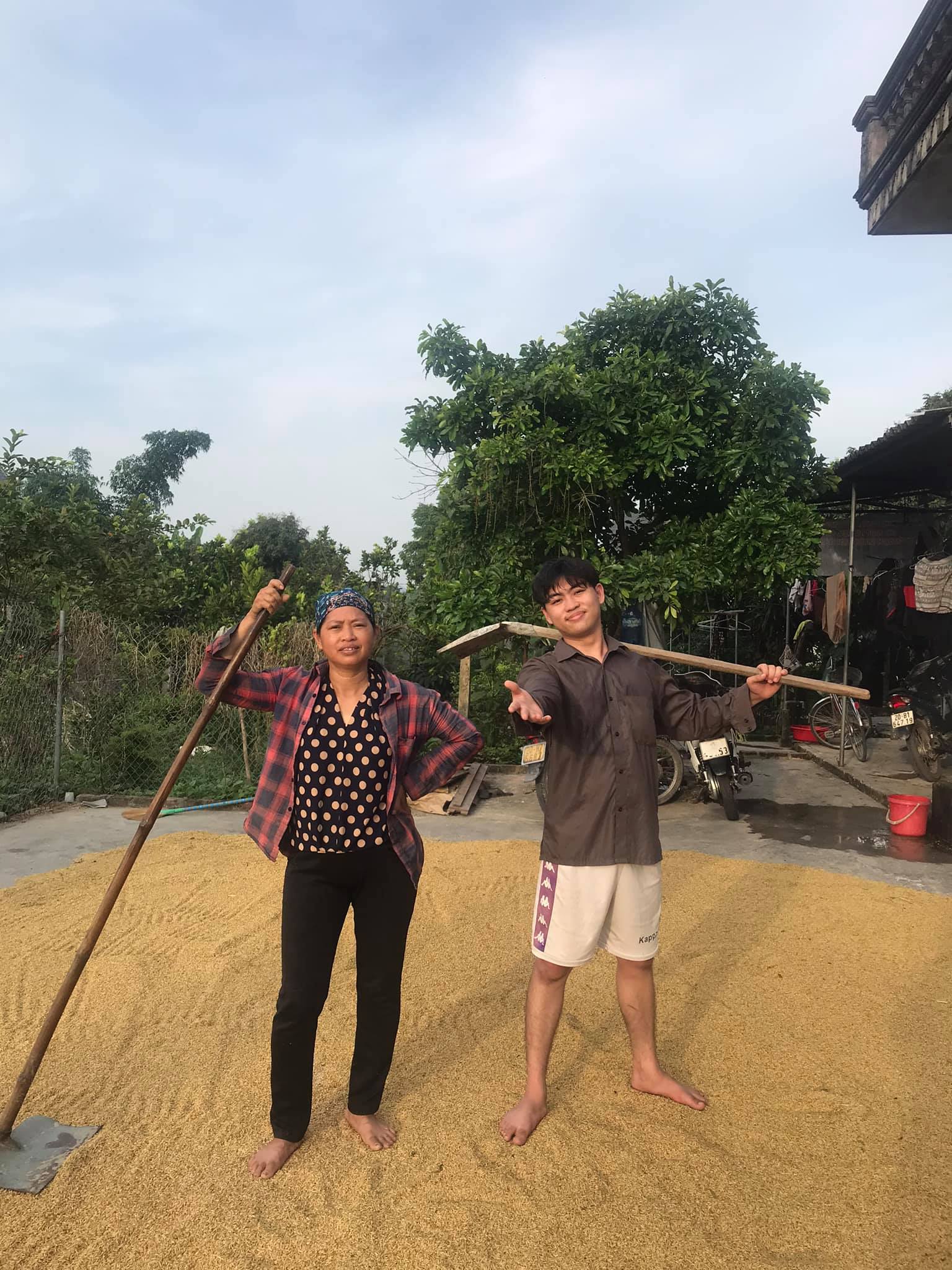 Căn nh&agrave; tuềnh to&agrave;ng ở qu&ecirc; của b&agrave; Tuyết k&ecirc;nh 