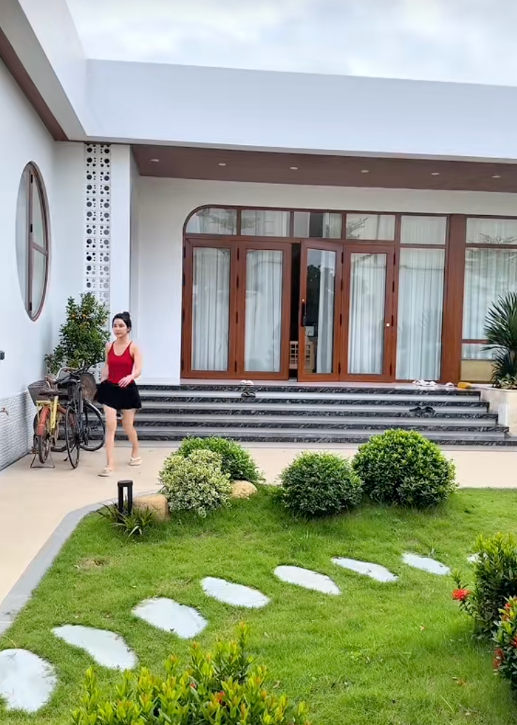 4 thế hệ, hơn 20 người sống chung tr&ecirc;n mảnh đất 3.000m2 ở H&agrave; Nội: Người phụ nữ 