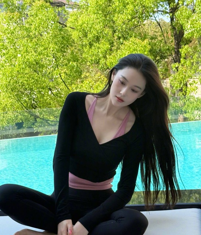 55 triệu người đứng h&igrave;nh khi t&igrave;nh địch Phạm Băng Băng diện bikini, 39 tuổi body vẫn đỉnh nhờ đ&acirc;u?- Ảnh 9.