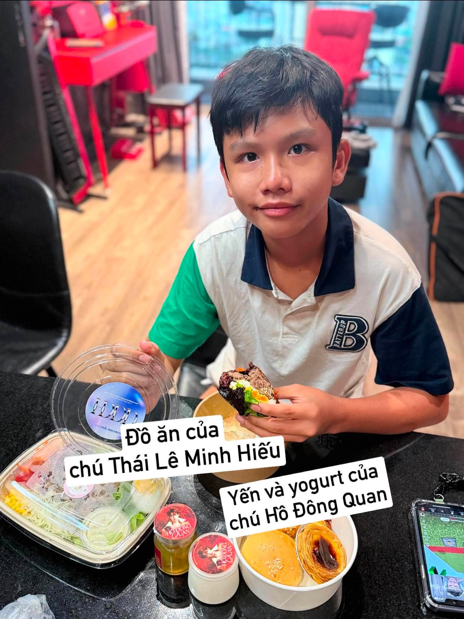 "Cụ" Chung khoe chiến lợi phẩm khi tham gia ATVNCG 2026, dân tình thi nhau vào nhận BA chỉ sau 1 bài chia sẻ- Ảnh 1.
