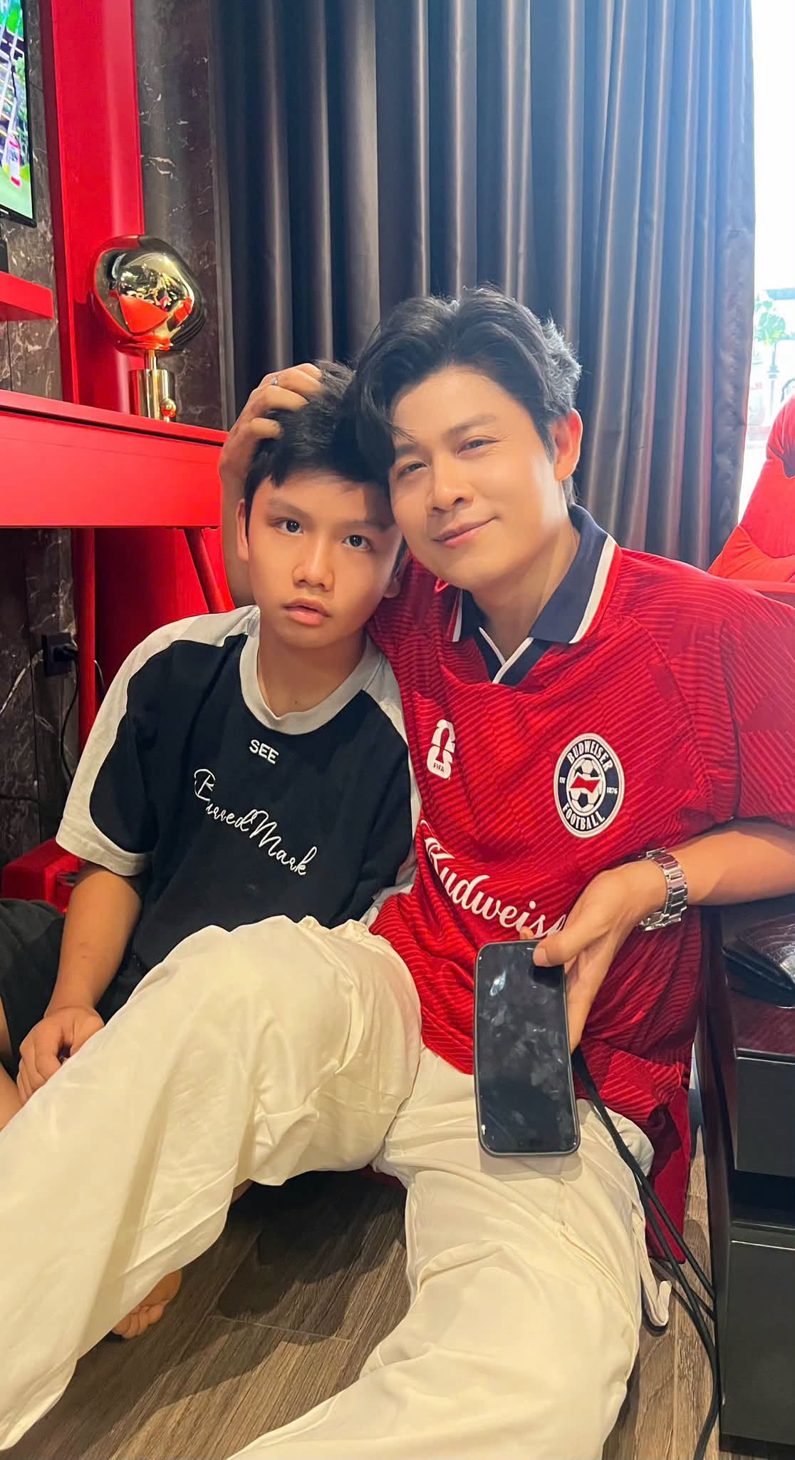 "Cụ" Chung khoe chiến lợi phẩm khi tham gia ATVNCG 2026, dân tình thi nhau vào nhận BA chỉ sau 1 bài chia sẻ- Ảnh 6.