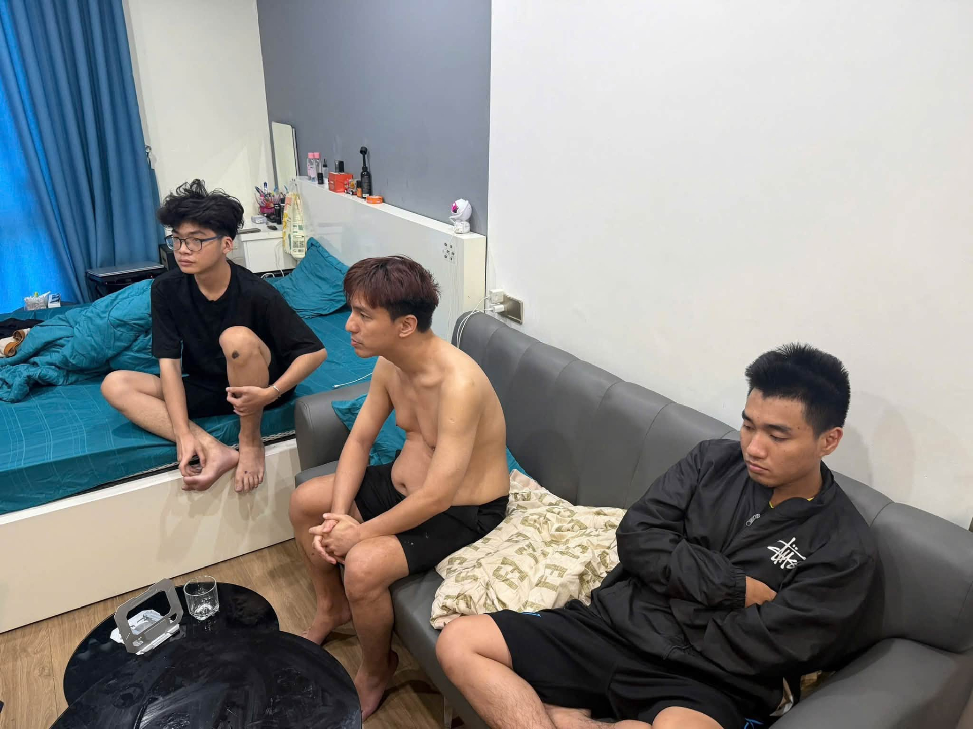 H&igrave;nh ảnh ca sĩ Tăng Nhật Tuệ bị bắt trong đường d&acirc;y ma t&uacute;y lớn tại TP . HCM - Ảnh 2.
