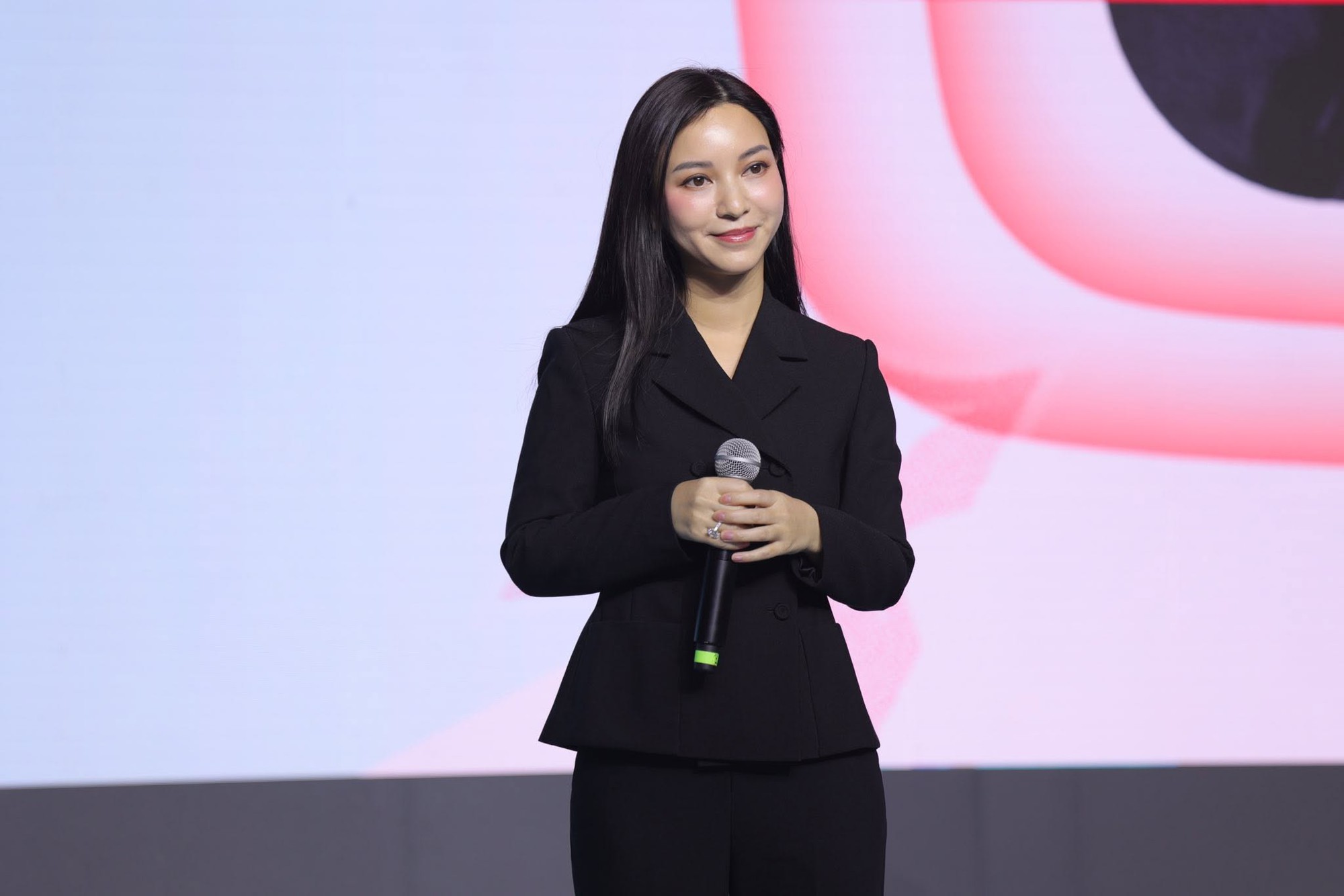 Hannah Olala v&agrave; chiến lược &ldquo;đại dương xanh&rdquo; tr&ecirc;n Shopee: Khi tri thức trở th&agrave;nh lợi thế cạnh tranh- Ảnh 4.
