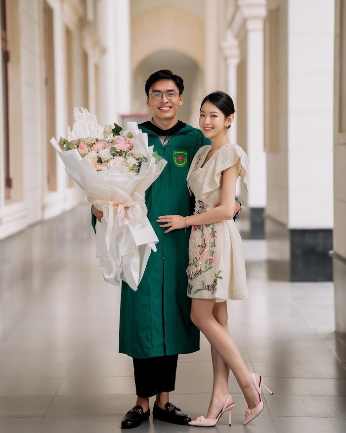 Chuyện t&igrave;nh Hồng V&acirc;n v&agrave; Cao Vinh: Đ&oacute;n con đầu l&ograve;ng sau 3 năm cưới tại TP . HCM - Ảnh 3.