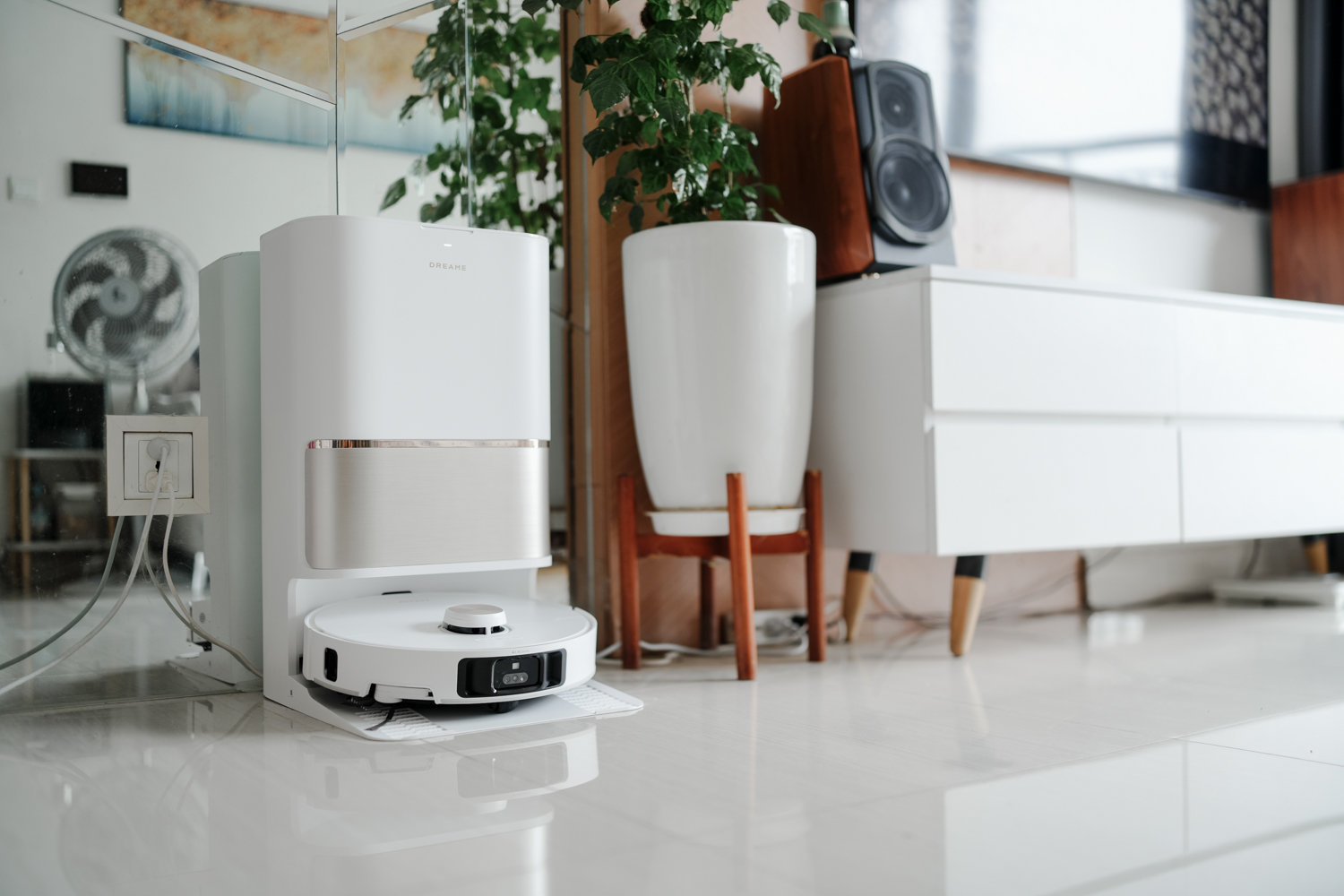 D&ugrave;ng thử robot h&uacute;t bụi Dreame L50s Pro Ultra: Sau gần nửa th&aacute;ng, m&igrave;nh hiểu v&igrave; sao nhiều người chấp nhận chi gần 20 triệu để đổi lấy sự nh&agrave;n t&ecirc;nh - Ảnh 1.