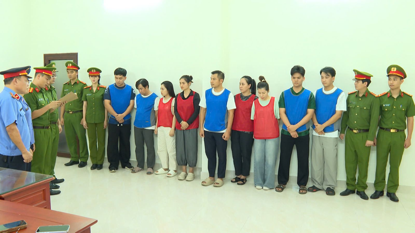Đường d&acirc;y bu&ocirc;n lậu kim cương 28 . 000 Vi&ecirc;n: Thủ đoạn của Gi&aacute;m đốc PNJ - LAP Đặng Ngọc Thảo - Ảnh 2.