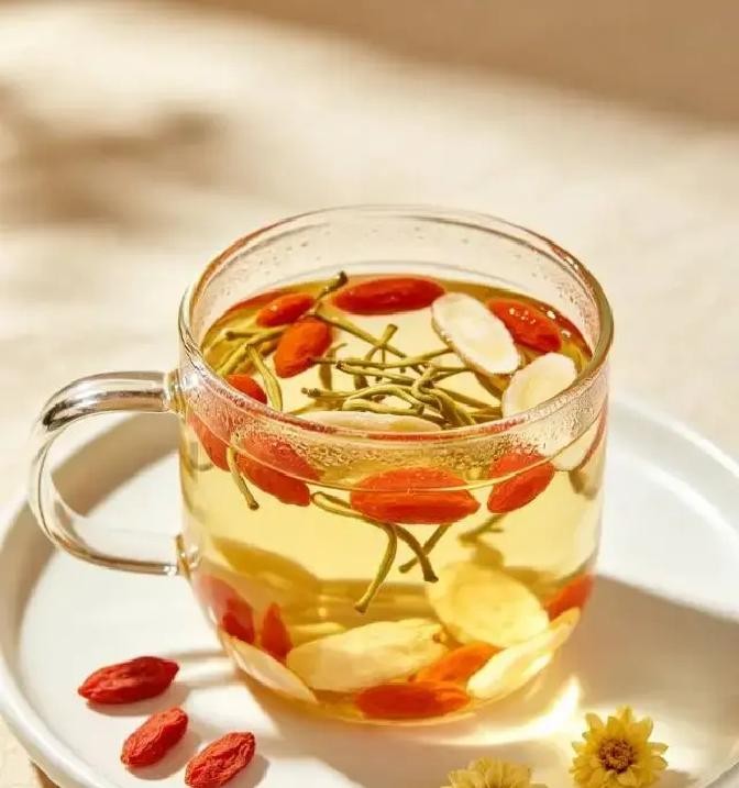 Từ nay, thêm thứ này vào cốc nước mỗi ngày để dưỡng gan và thanh nhiệt - Ảnh 2. Từ nay, thêm thứ này vào cốc nước mỗi ngày để dưỡng gan và thanh nhiệt - Ảnh 2.